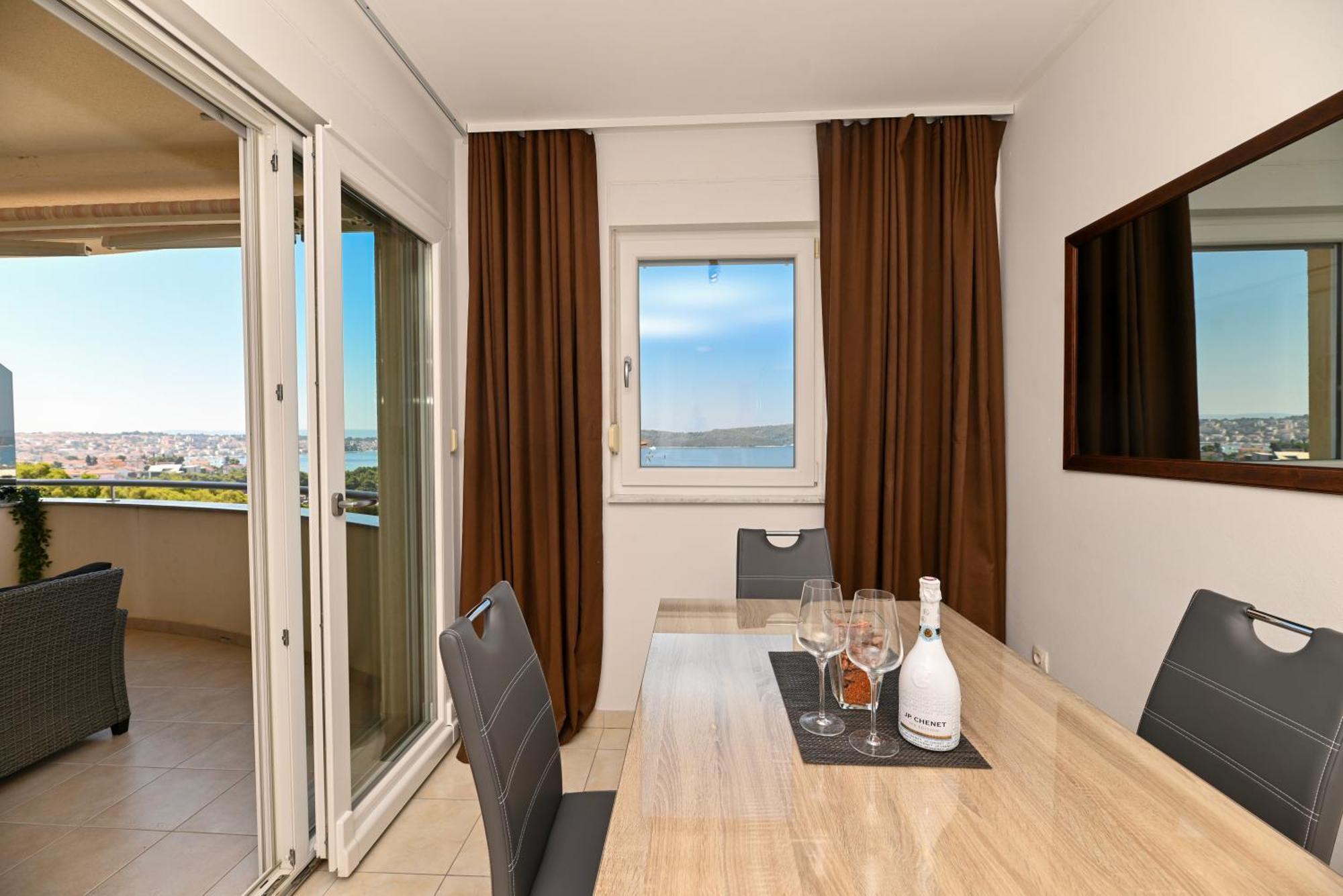 Sunny Place With Sea View تروغير المظهر الخارجي الصورة