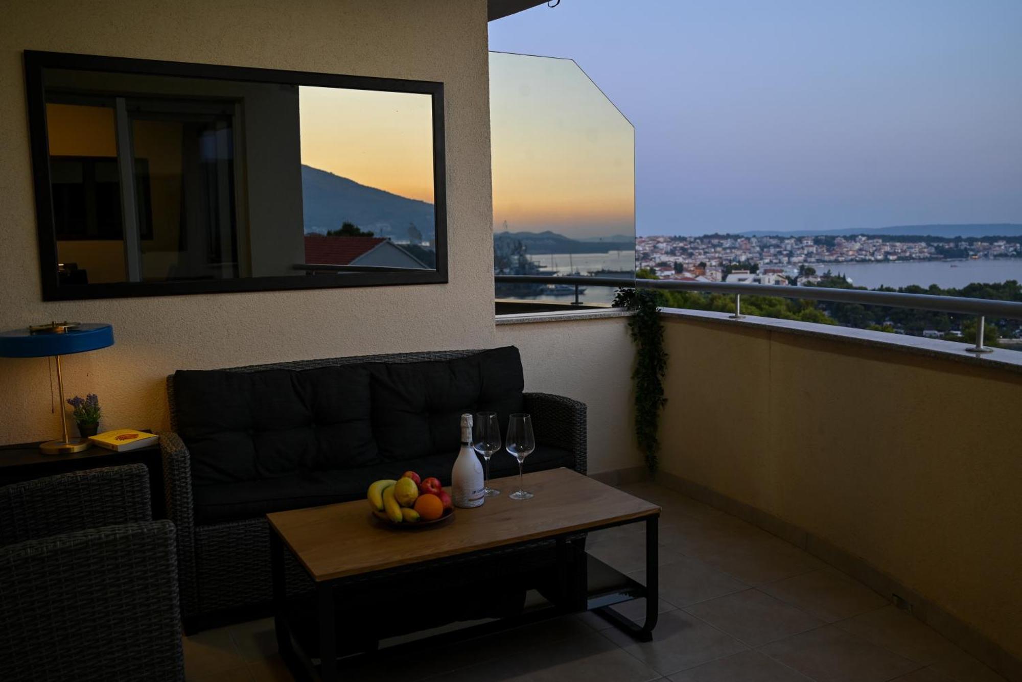 Sunny Place With Sea View تروغير المظهر الخارجي الصورة