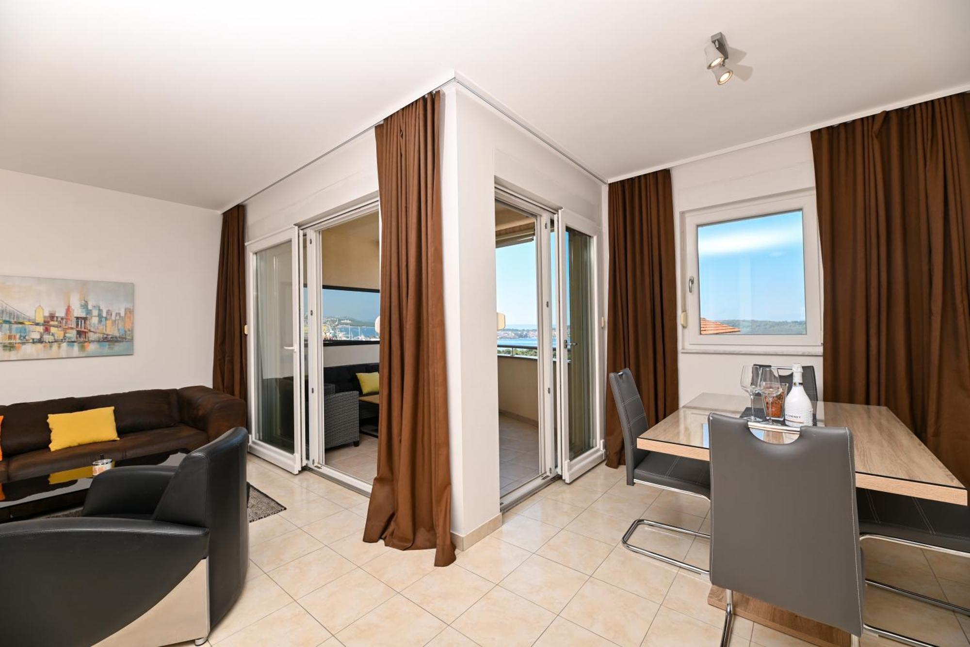 Sunny Place With Sea View تروغير المظهر الخارجي الصورة